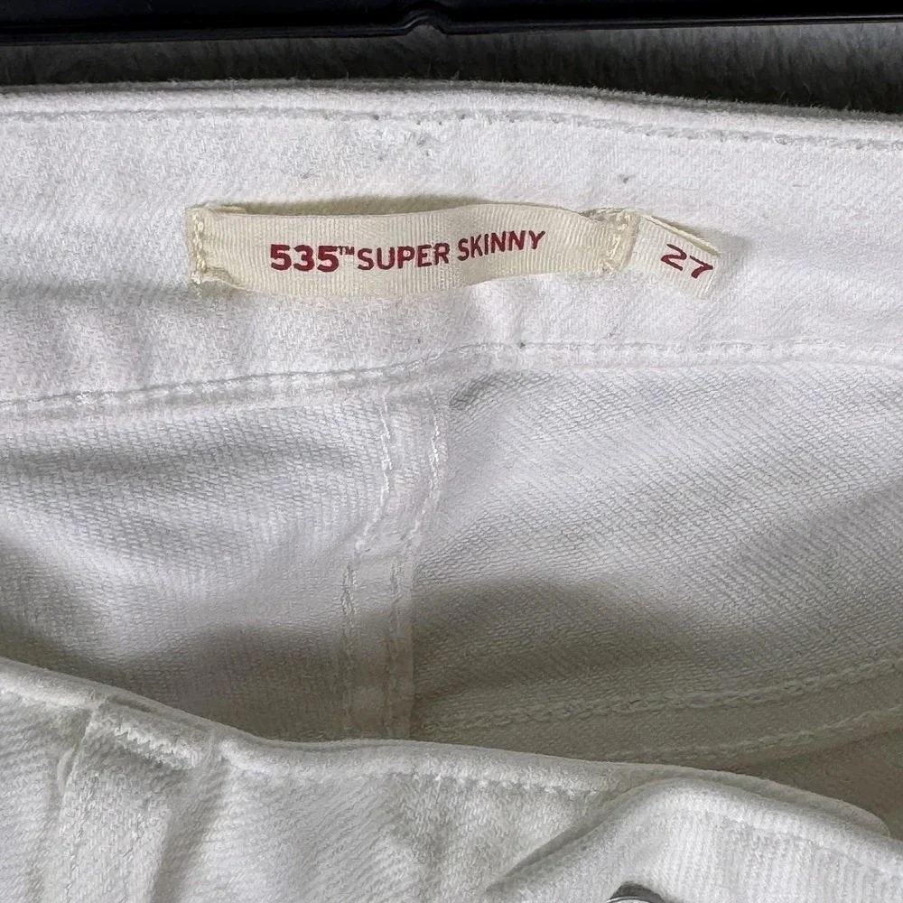 Levis 535 Jeans Womens 27 White Distressed Super Skinny Stretch Ripped Knee‎ - Picture 9 of 12